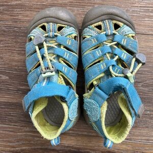 Keen Kids Turquoise & Lime Closed-Toe Sandals